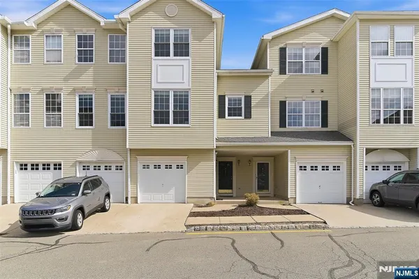 $589,900 | 78 Wildflower Lane, Unit 1604, Morris Township, NJ 07960