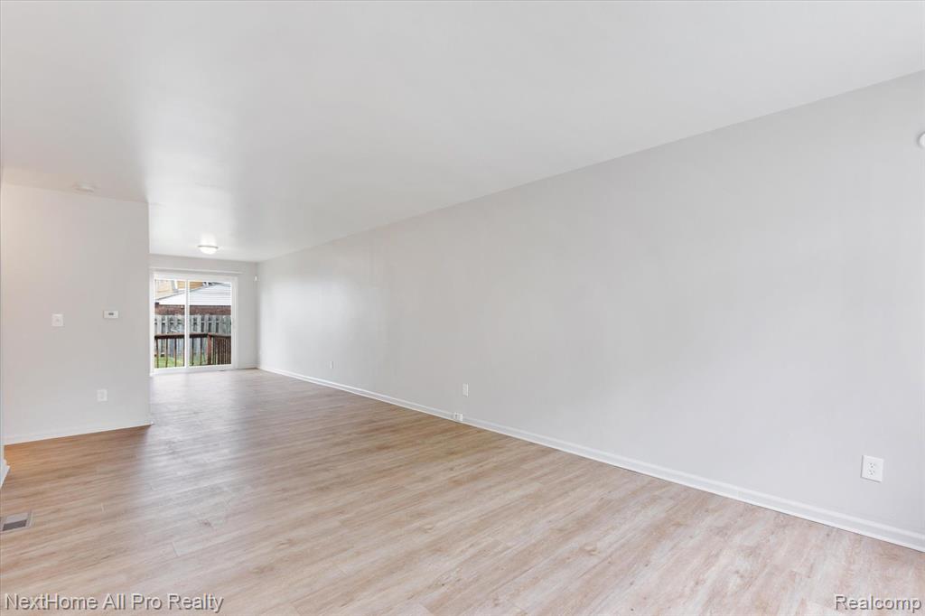 15401 Meyers Road Detroit, MI 48227 - Photo 13 of 43