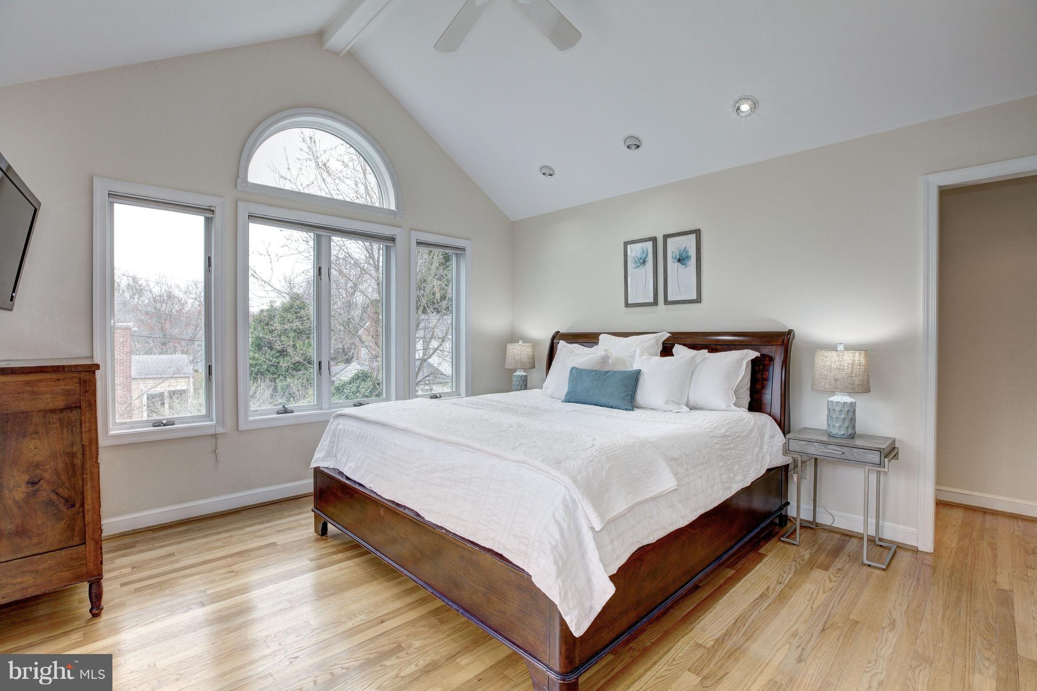 5325 Wakefield Road Bethesda, MD 20816 - Photo 12 of 27 Big master suite with vaulted ceiling.