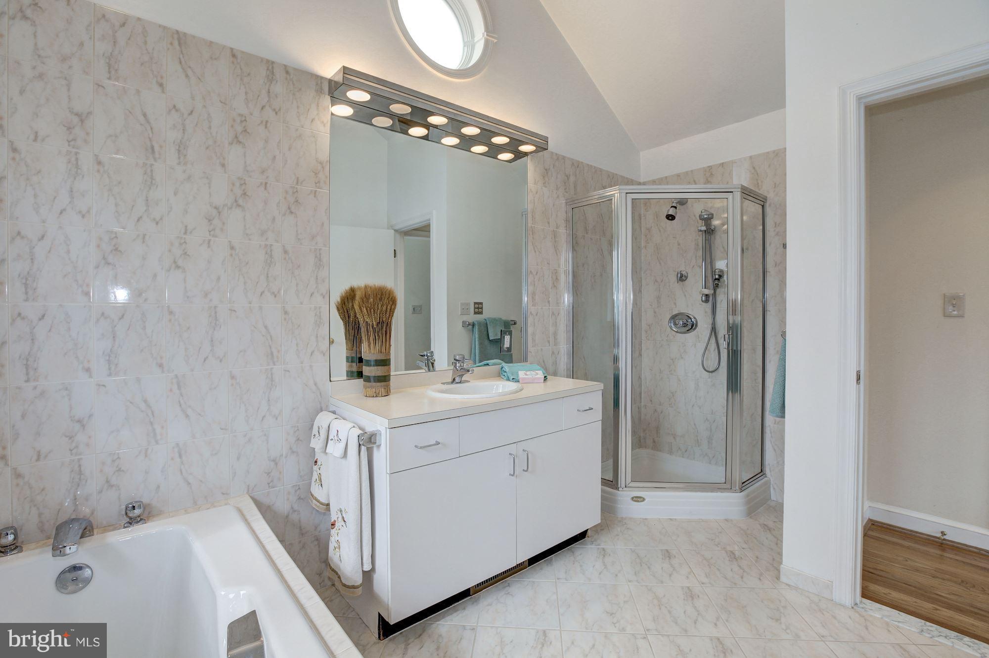 5325 Wakefield Road Bethesda, MD 20816 - Photo 15 of 27 Separate shower.