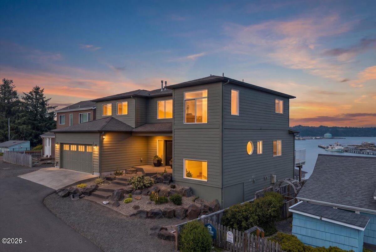 811 Southwest 12th Street Newport, OR 97365 - Photo 1 of 85