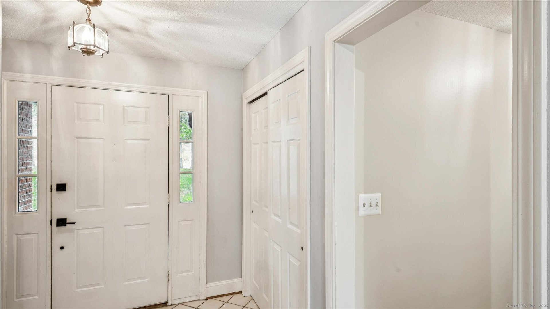 63 Duncaster Road Bloomfield, CT 06002 - Photo 19 of 36