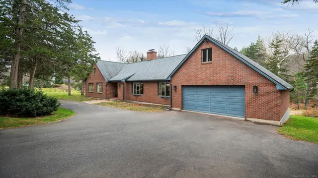 $599,900 | 63 Duncaster Road, Bloomfield, CT 06002