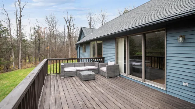 $599,900 | 63 Duncaster Road, Bloomfield, CT 06002