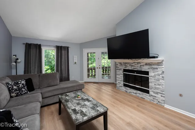 $399,900 | 1014 Braemoor Drive, Unit B, Downers Grove, IL 60515