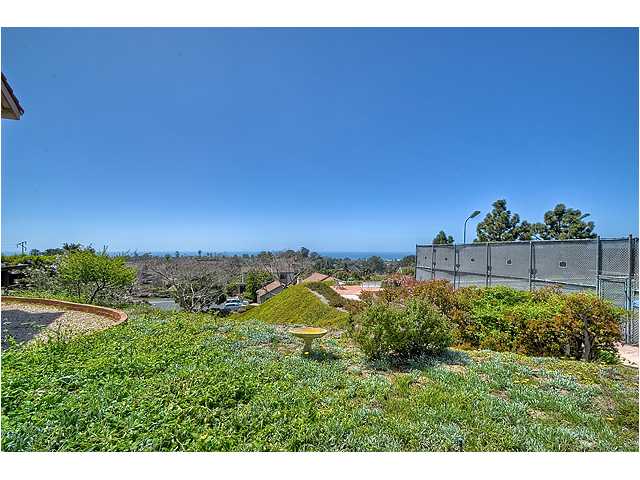 1717 Burgundy Road Encinitas, CA 92024 - Photo 15 of 23
