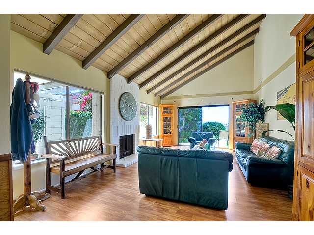 1717 Burgundy Road Encinitas, CA 92024 - Photo 3 of 23