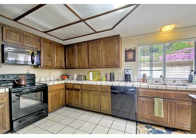 1717 Burgundy Road Encinitas, CA 92024 - Photo 8 of 23