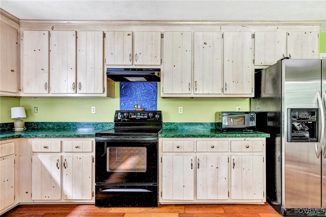 7819 Wilton Road Henrico, VA 23231 - Photo 3 of 26 Gallery Image 3