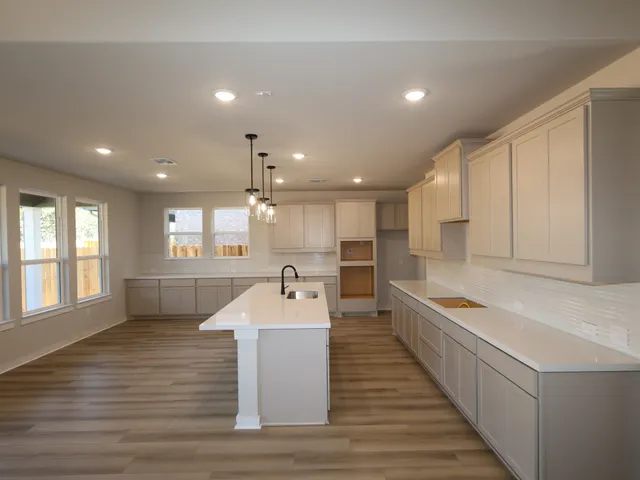 $769,990 | 3713 Helena Way, Leander, TX 78641