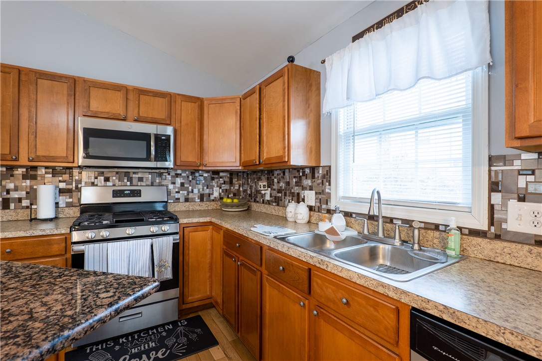 153 River Street Woonsocket, RI 02895 - Photo 3 of 28