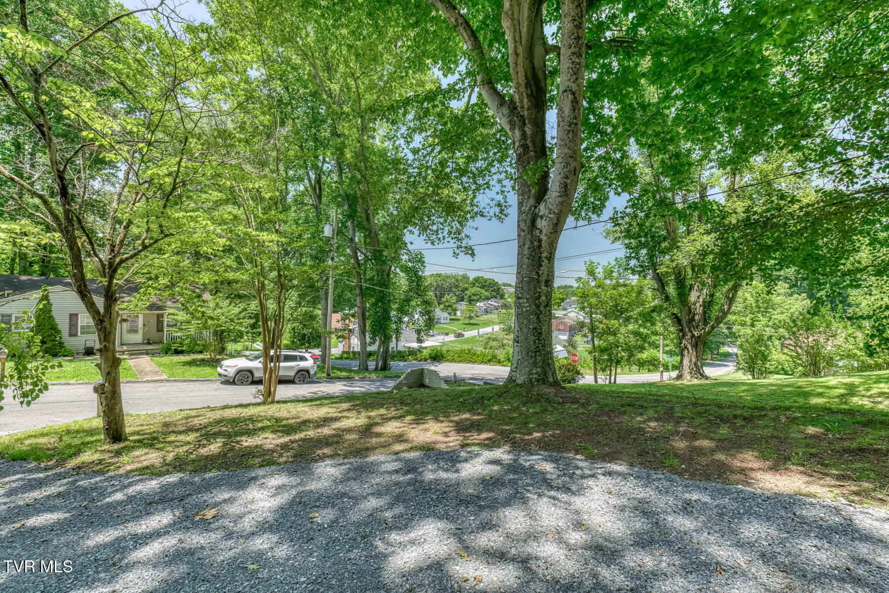 1403 Rock Rose Road Bristol, TN 37620 - Photo 34 of 34 Front Parking
