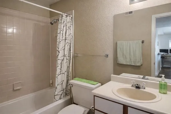 $135,000 | 1049 South Hiawassee Road, Unit 3422, Orlando, FL 32835