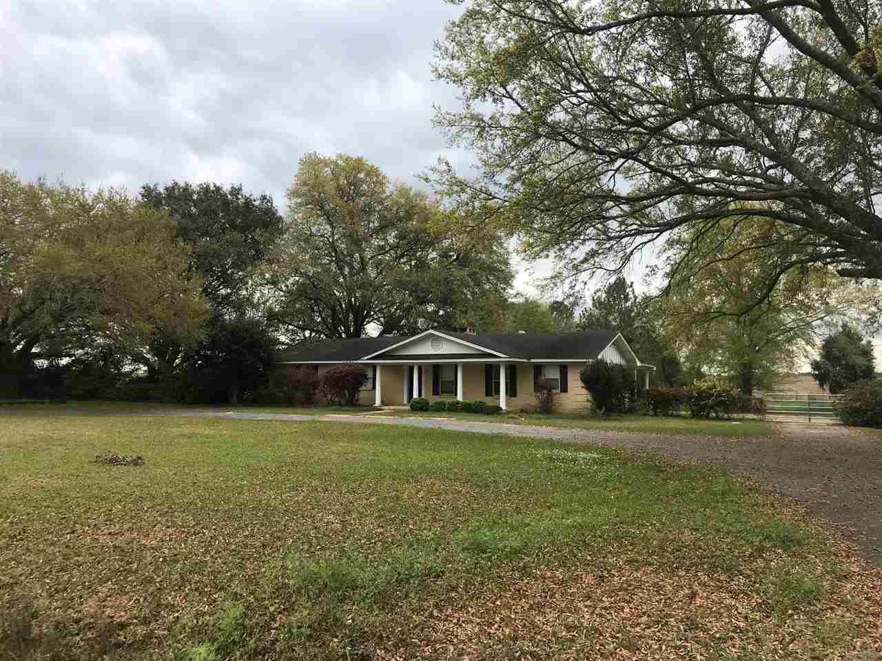 5861 West State Line Road Century, FL 32535 - Photo 3 of 28