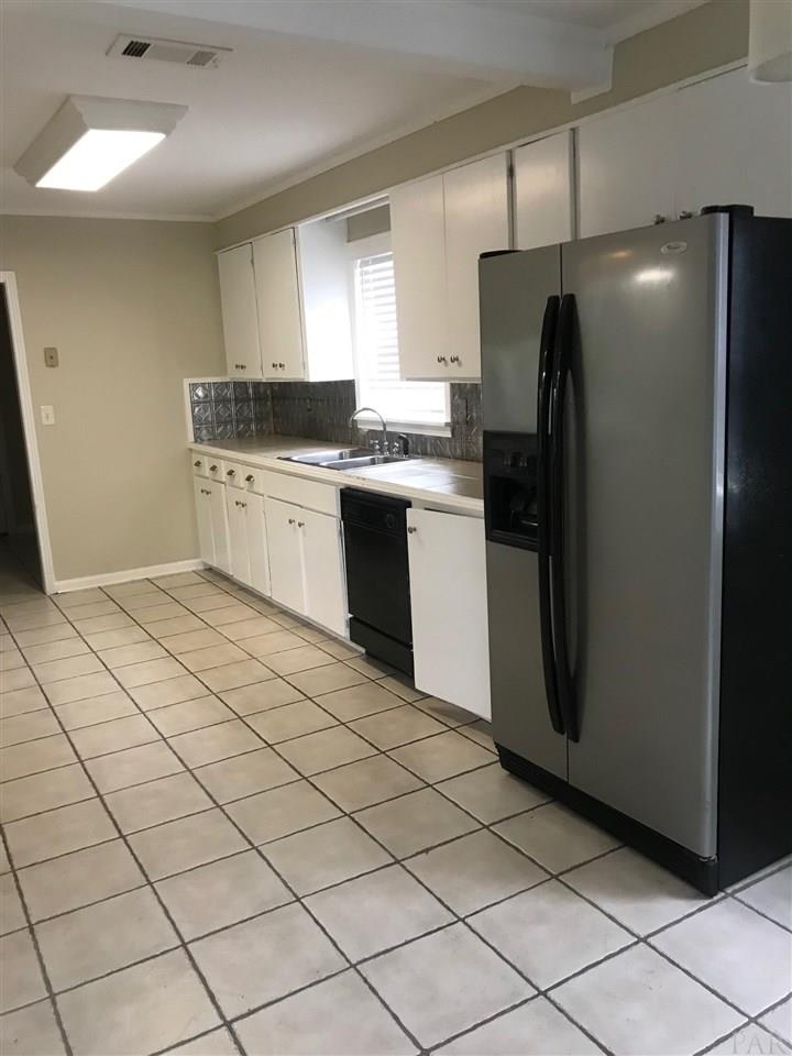 5861 West State Line Road Century, FL 32535 - Photo 4 of 28
