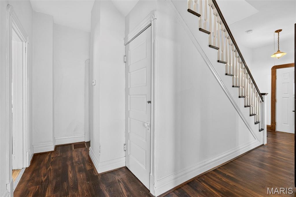 3405 Brown Road St. John, MO 63114 - Photo 10 of 27