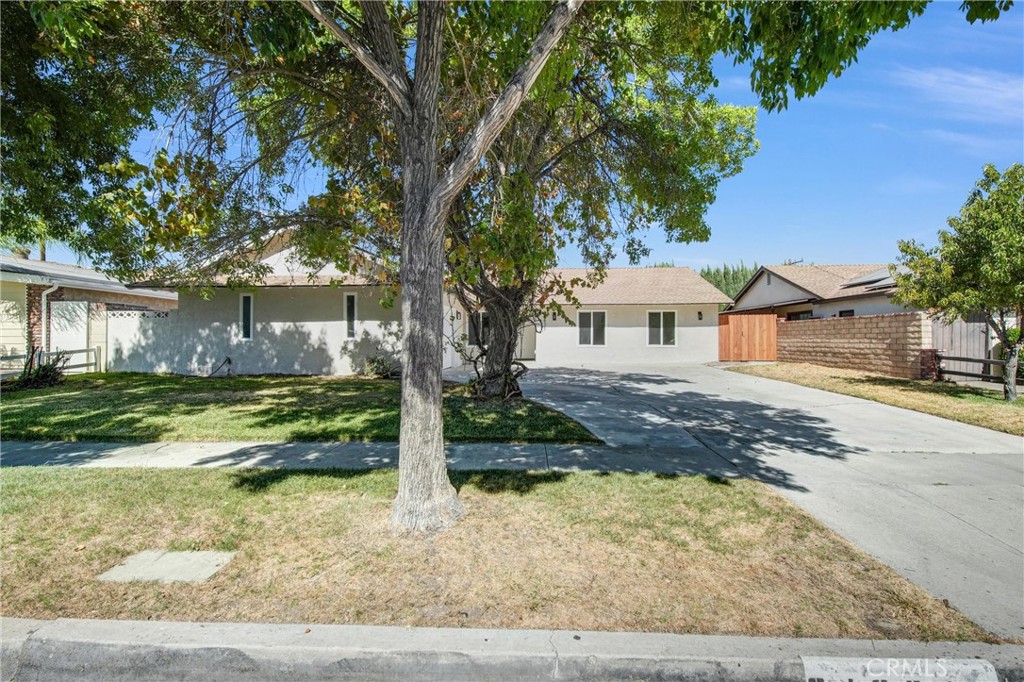 24835 Fourl Road Newhall, CA 91321 - Photo 2 of 26