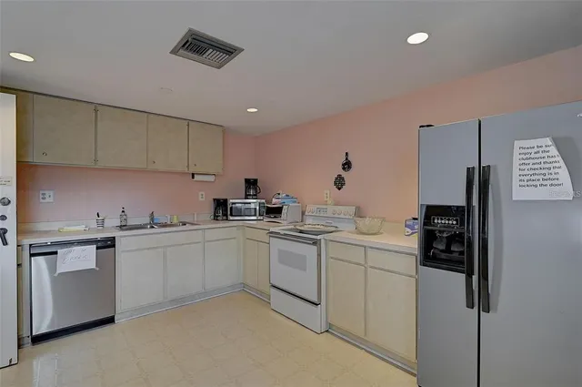 $225,000 | 244 Woodland Drive, Unit 244, Osprey, FL 34229