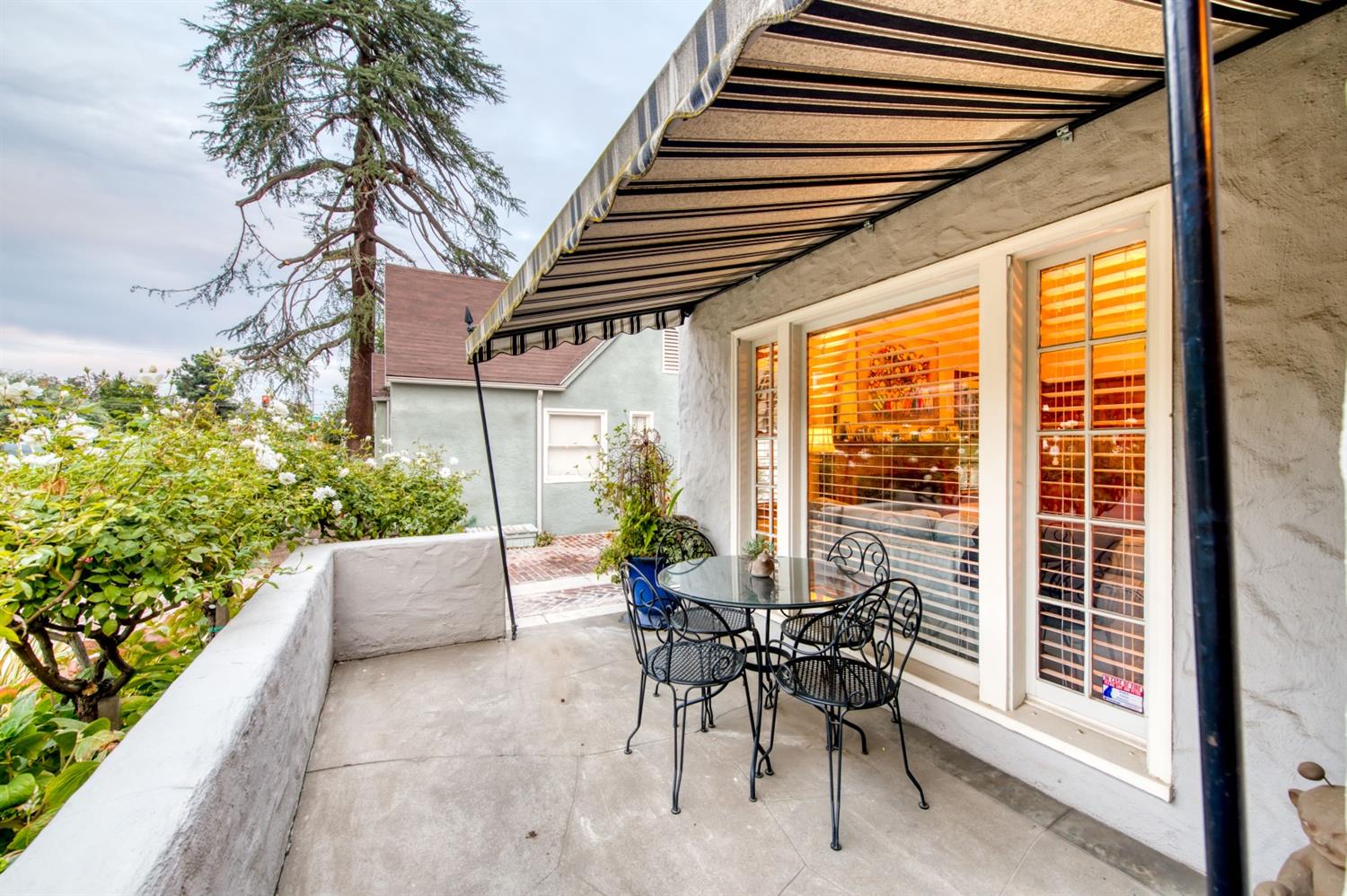 560 East Clinton Avenue Fresno, CA 93704 - Photo 45 of 49 a view of patio with a table and chairs and potted plants