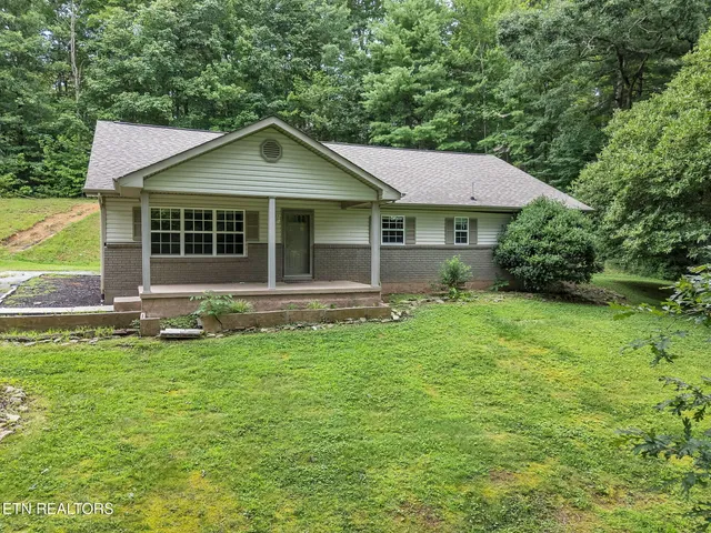 $274,900 | 241 Skyline Drive, Oneida, TN 37841