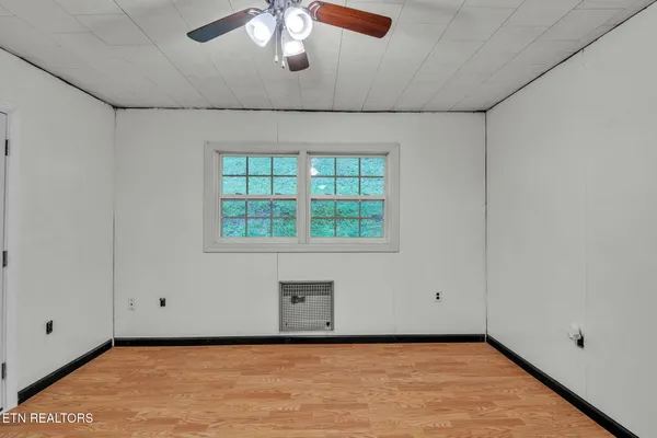$264,900 | 241 Skyline Drive, Oneida, TN 37841