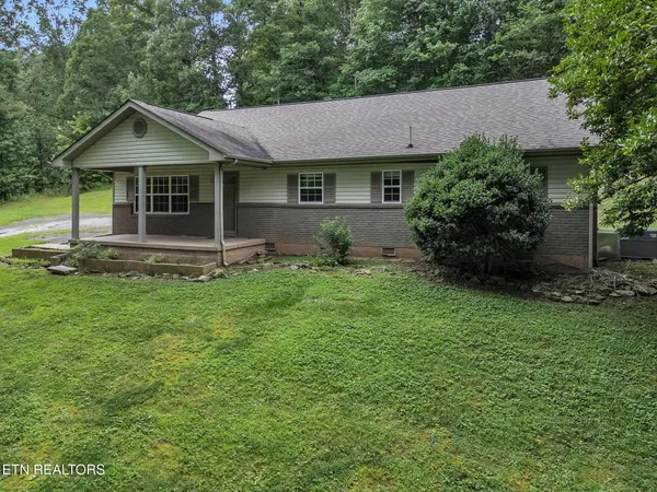 $264,900 | 241 Skyline Drive, Oneida, TN 37841