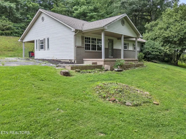 $264,900 | 241 Skyline Drive, Oneida, TN 37841