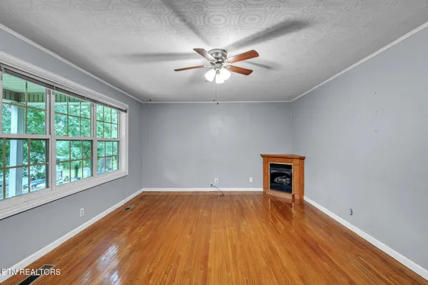 $264,900 | 241 Skyline Drive, Oneida, TN 37841