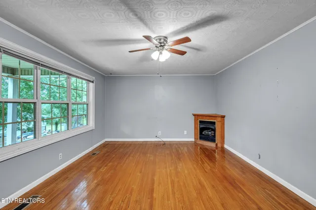 $274,900 | 241 Skyline Drive, Oneida, TN 37841