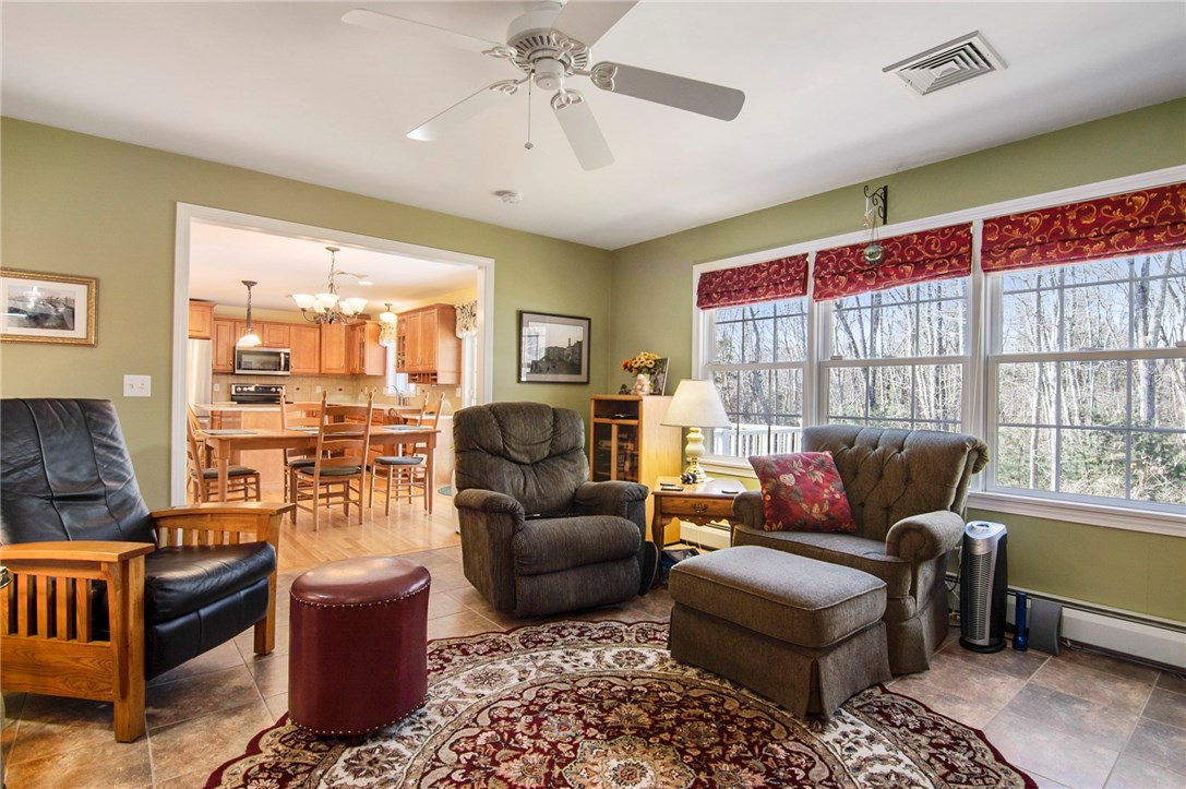 9 Teft Court Hopkinton, RI 02832 - Photo 7 of 28