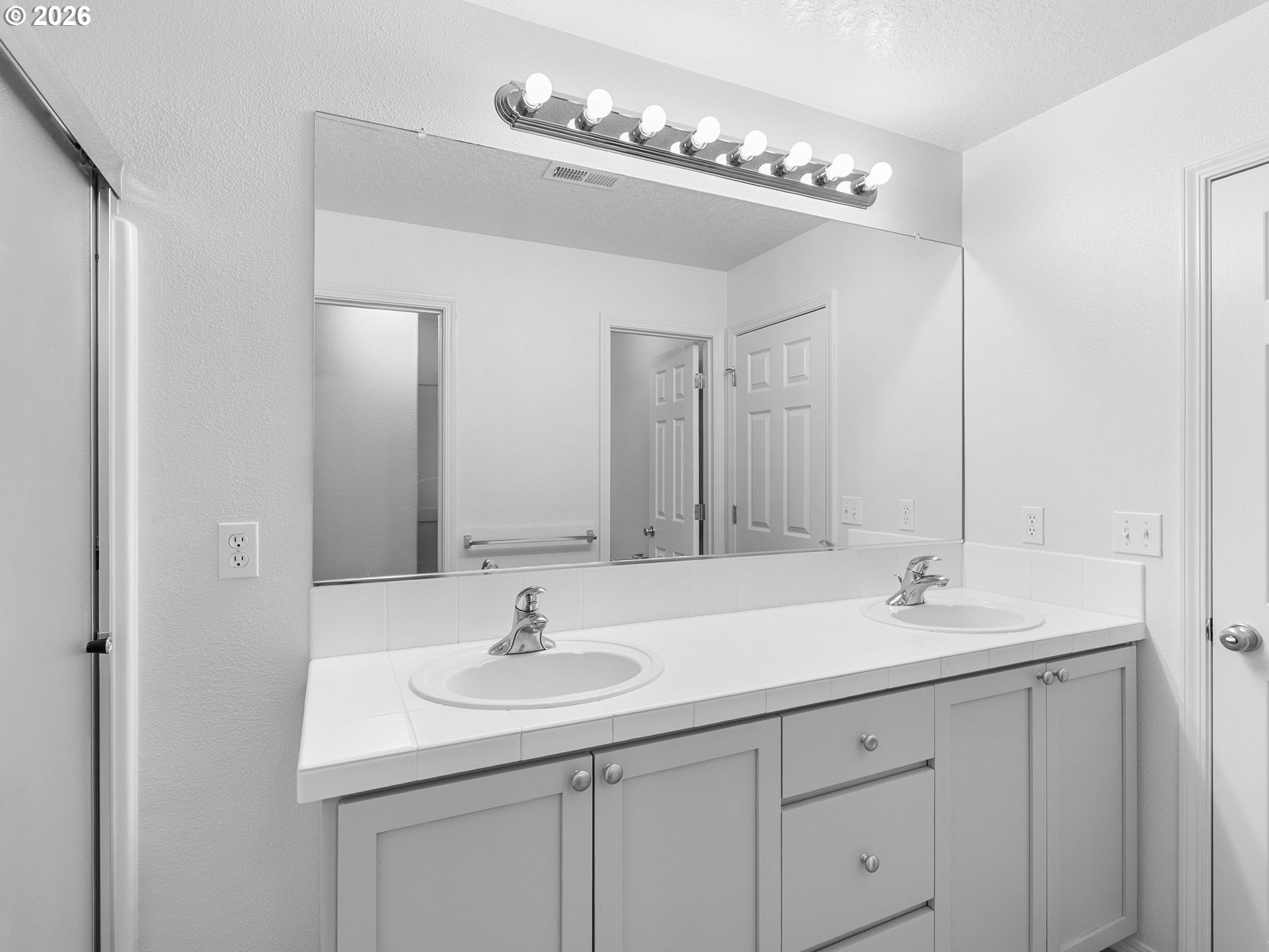 6265 Southwest 208th Terrace Beaverton, OR 97078 - Photo 19 of 36