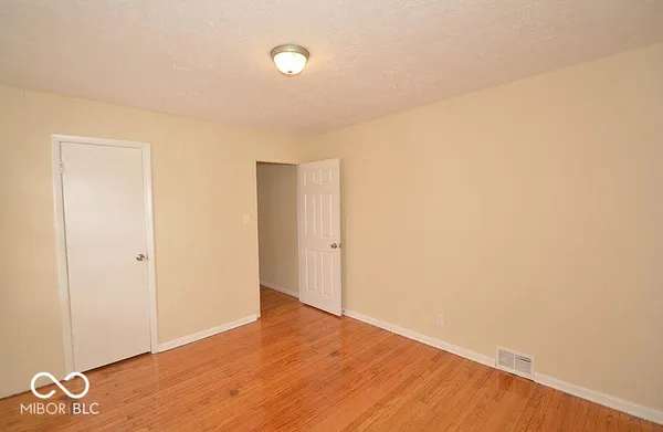 $1,299 | 5005 Indianola Avenue, Indianapolis, IN 46205