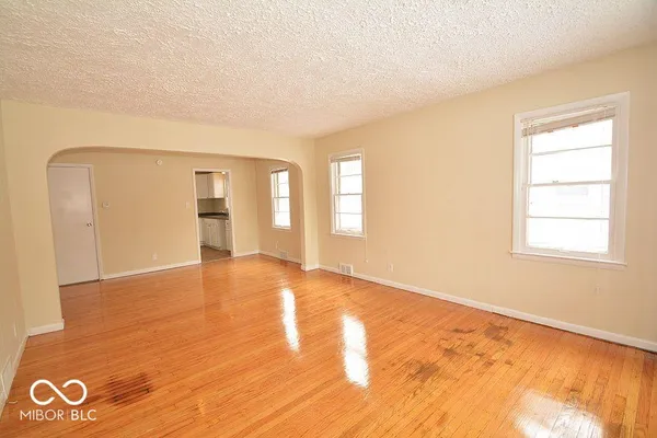 $1,299 | 5005 Indianola Avenue, Indianapolis, IN 46205