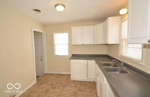 $1,299 | 5005 Indianola Avenue, Indianapolis, IN 46205