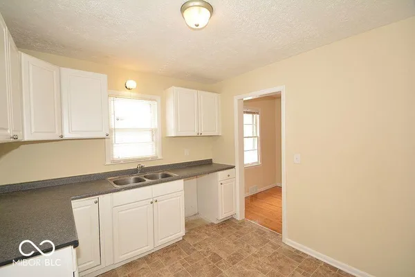 $1,299 | 5005 Indianola Avenue, Indianapolis, IN 46205