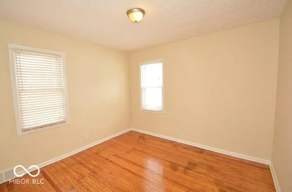 $1,299 | 5005 Indianola Avenue, Indianapolis, IN 46205