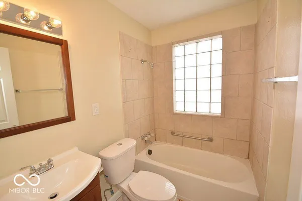 $1,299 | 5005 Indianola Avenue, Indianapolis, IN 46205