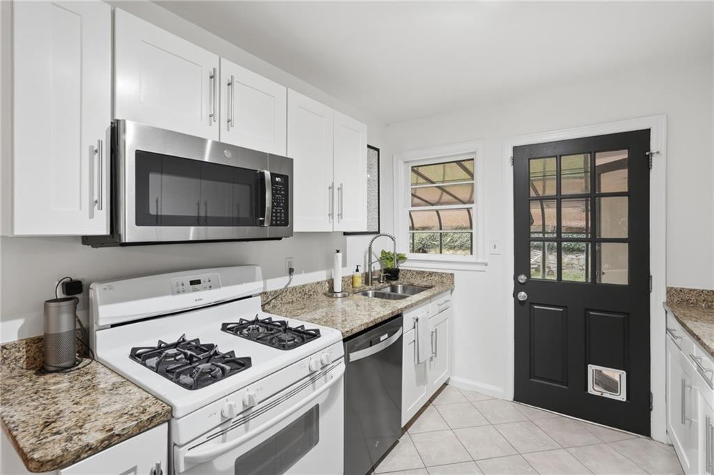 898 Scott Circle Decatur, GA 30033 - Photo 14 of 47