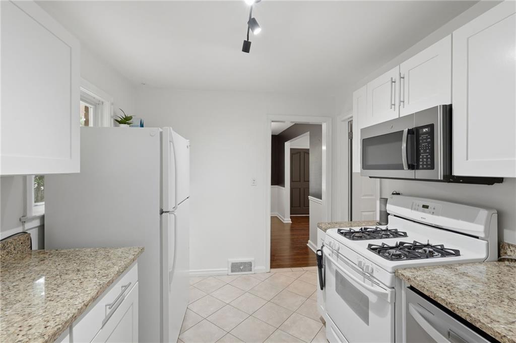 898 Scott Circle Decatur, GA 30033 - Photo 16 of 47