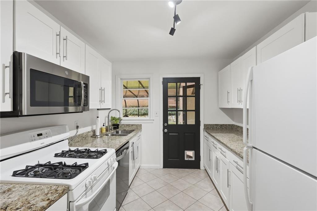 898 Scott Circle Decatur, GA 30033 - Photo 17 of 47