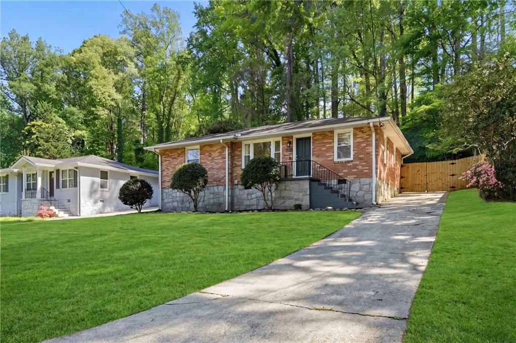 898 Scott Circle Decatur, GA 30033 - Photo 2 of 47