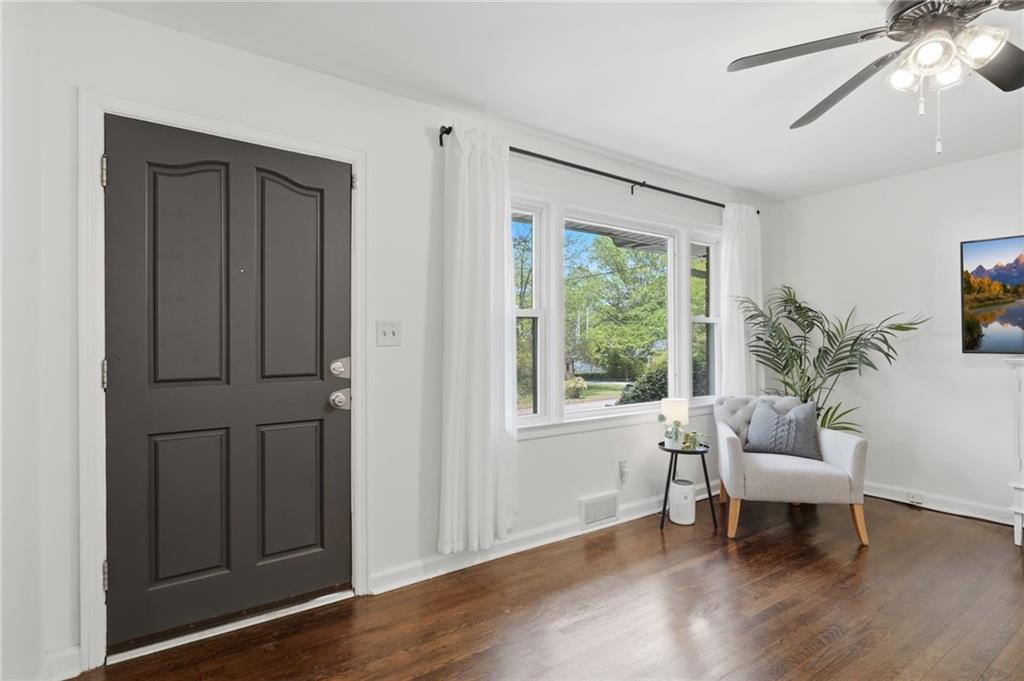 898 Scott Circle Decatur, GA 30033 - Photo 7 of 47