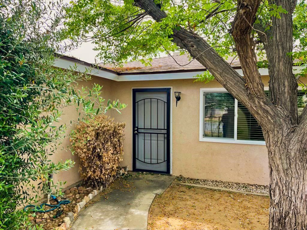 729 West Alene Avenue Ridgecrest, CA 93555 - Photo 2 of 39