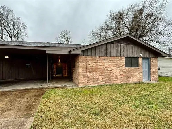 $1,050 | 242 Turner Lane, Unit 242, Bridge City, TX 77611