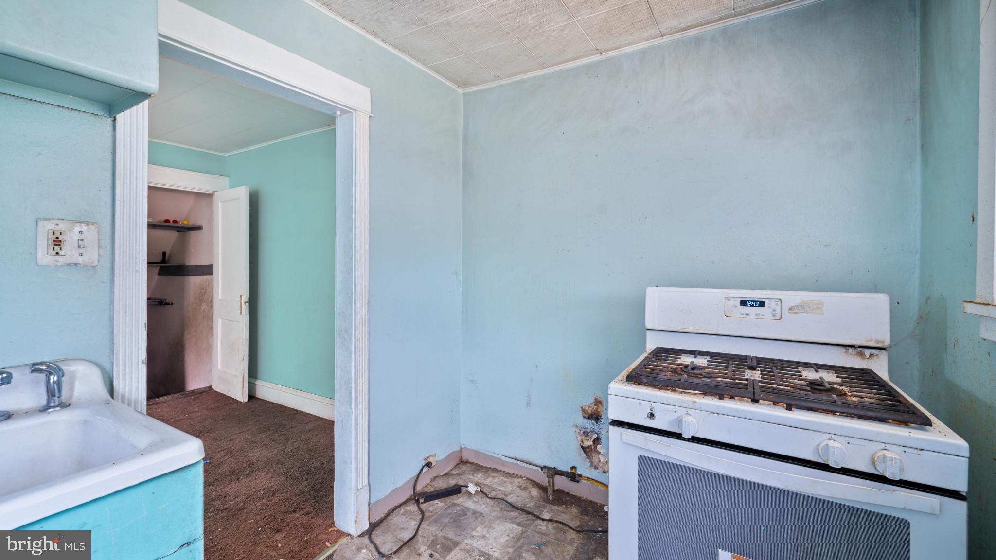 7239 Guilford Road Upper Darby, PA 19082 - Photo 14 of 23