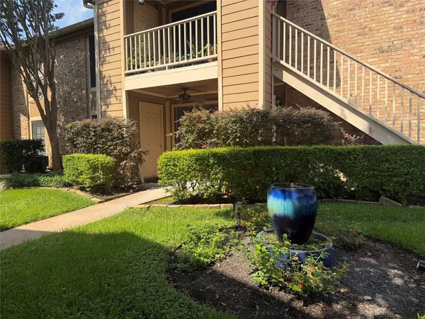 $2,100 | 1311 Antoine Drive, Unit 219, Houston, TX 77055