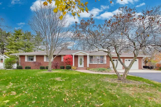 $440,000 | 5161 Us Highway, Oswego, IL 60543