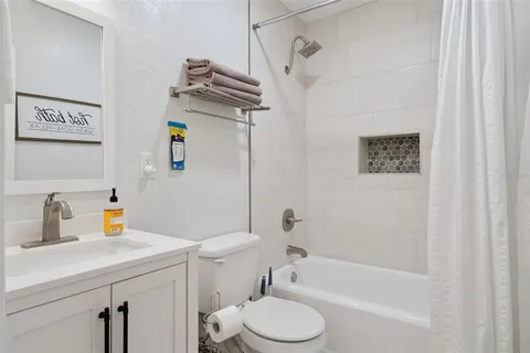 $450,000 | 217 West Story Road, Winter Garden, FL 34787