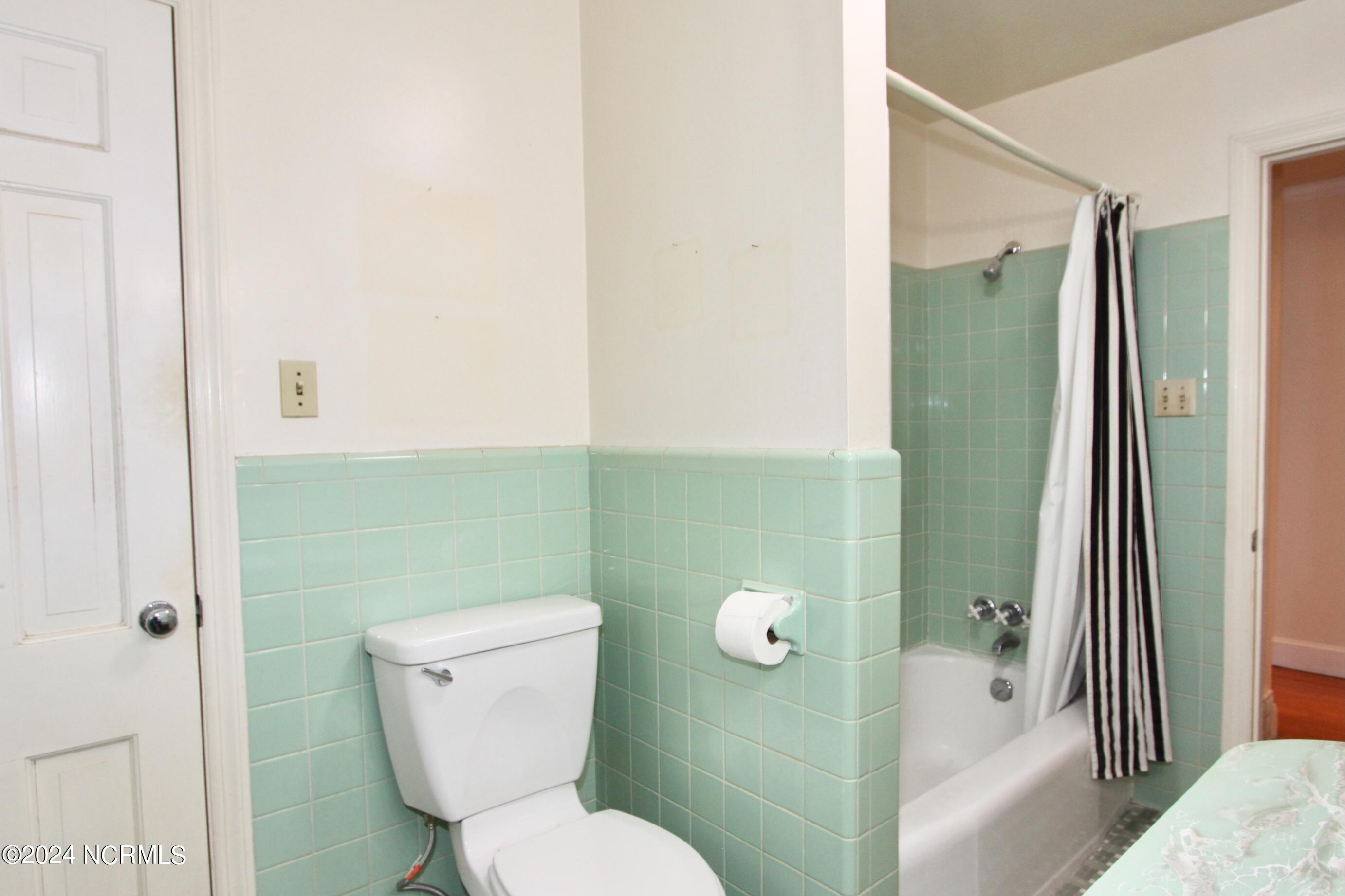 609 River Street Jacksonville, NC 28540 - Photo 19 of 47 Mint Hall Bath