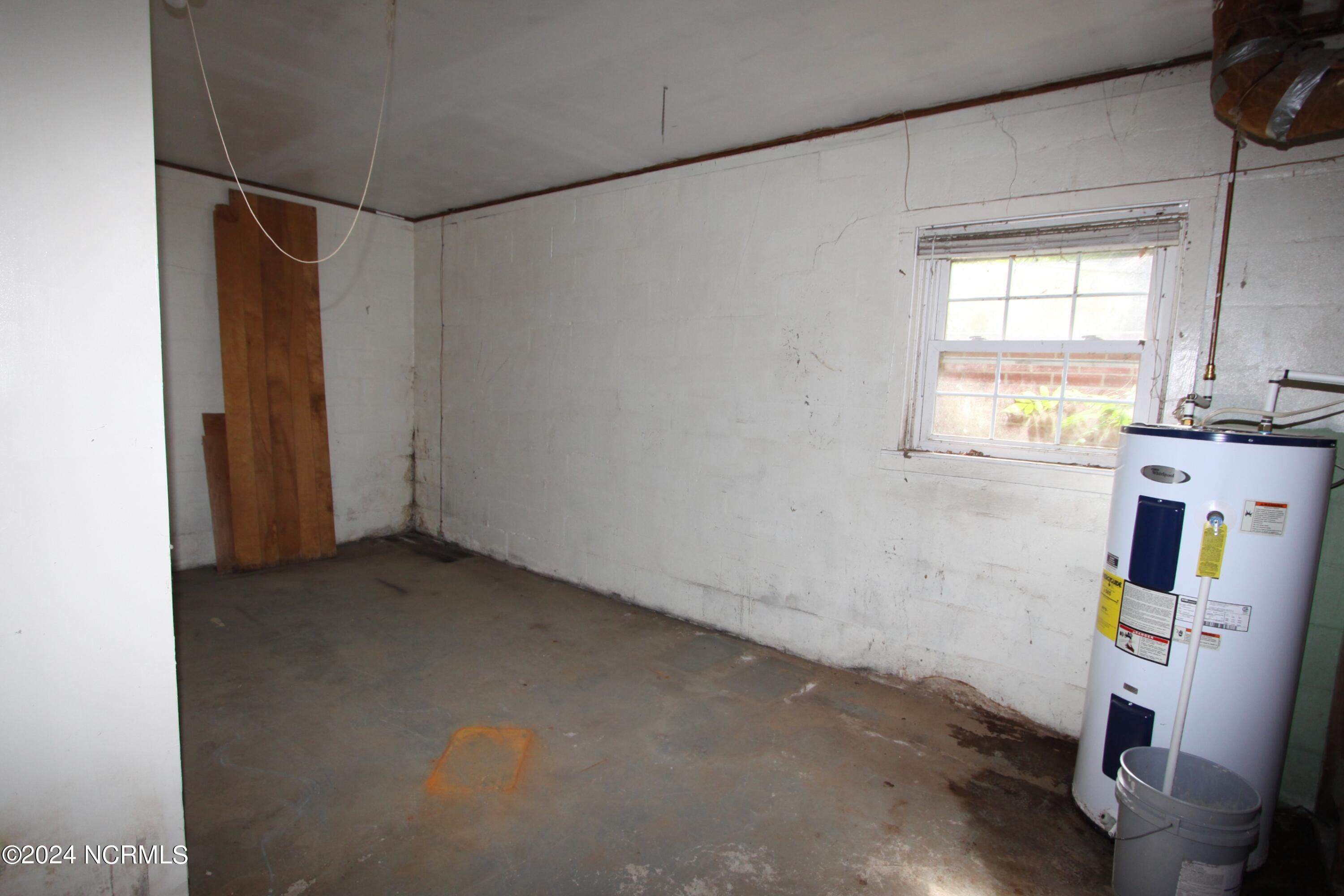 609 River Street Jacksonville, NC 28540 - Photo 40 of 47 Storage